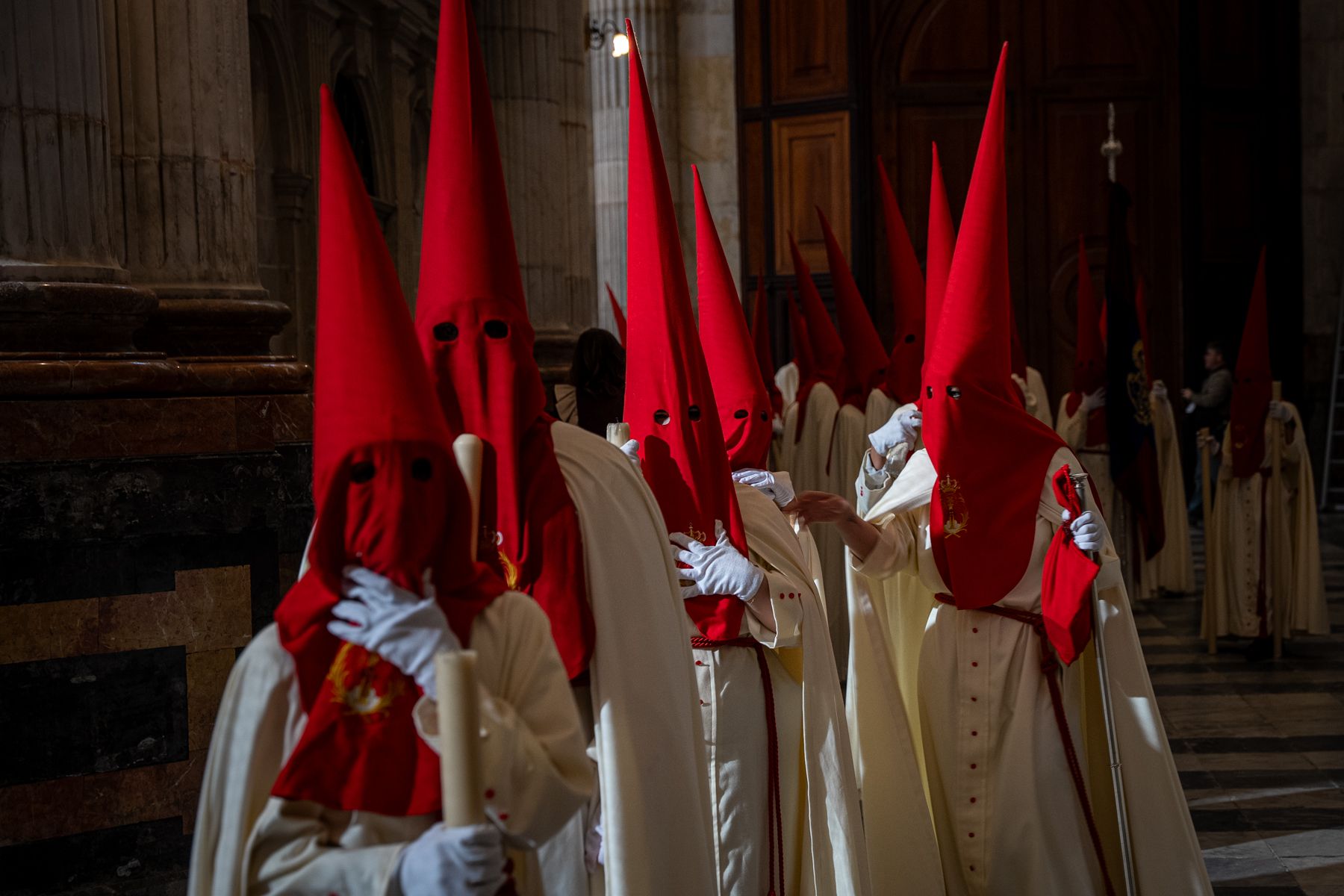 Domingo de Ramos de luz y viento: Cádiz estrena el palio de la Reina de Todos los Santos