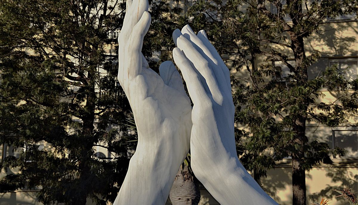 9 Aplauso Eterno. Detalle manos aplaudiendo. (1)