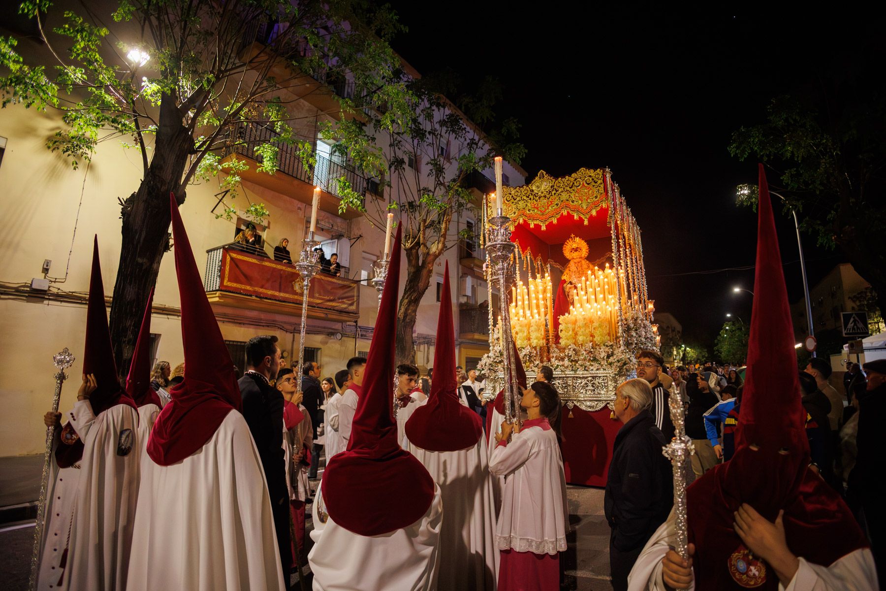 La Paz de Fátima procesiona en un Lunes Santo perfecto en Jerez