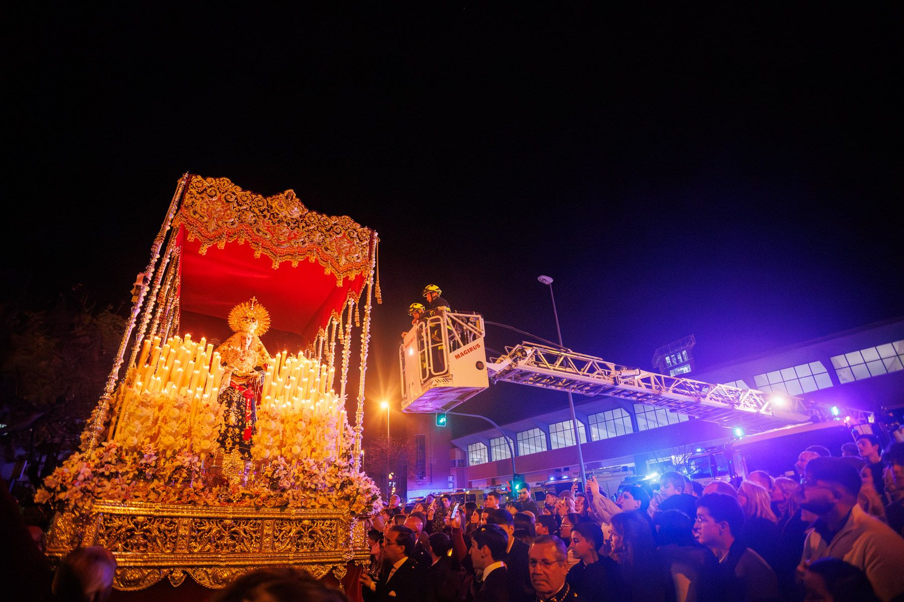La Paz de Fátima procesiona en un Lunes Santo perfecto en Jerez