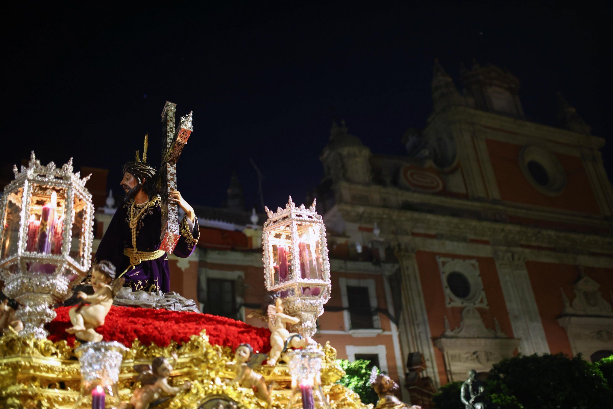 El señor de Las Penas por el Salvador.