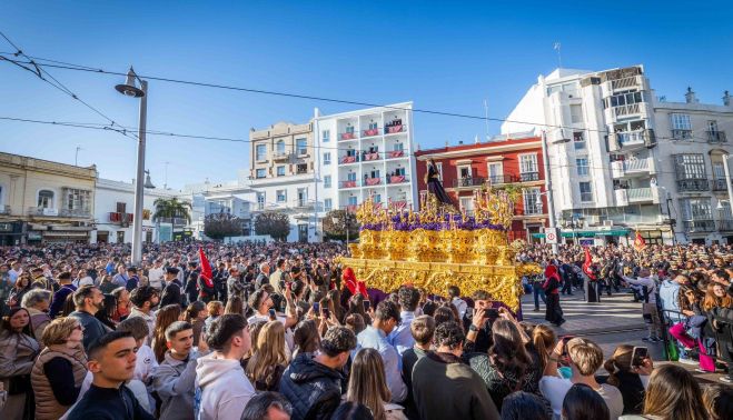 Gran ambiente en la salida de Medinaceli.