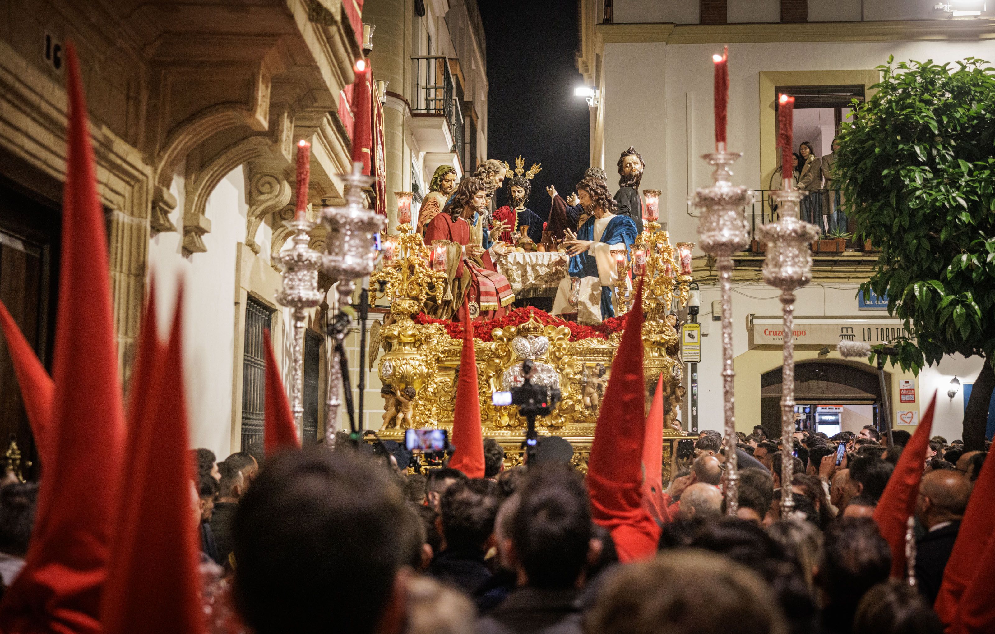 La Santa Cena sale de San Marcos este Lunes Santo en Jerez por calle Tornería.