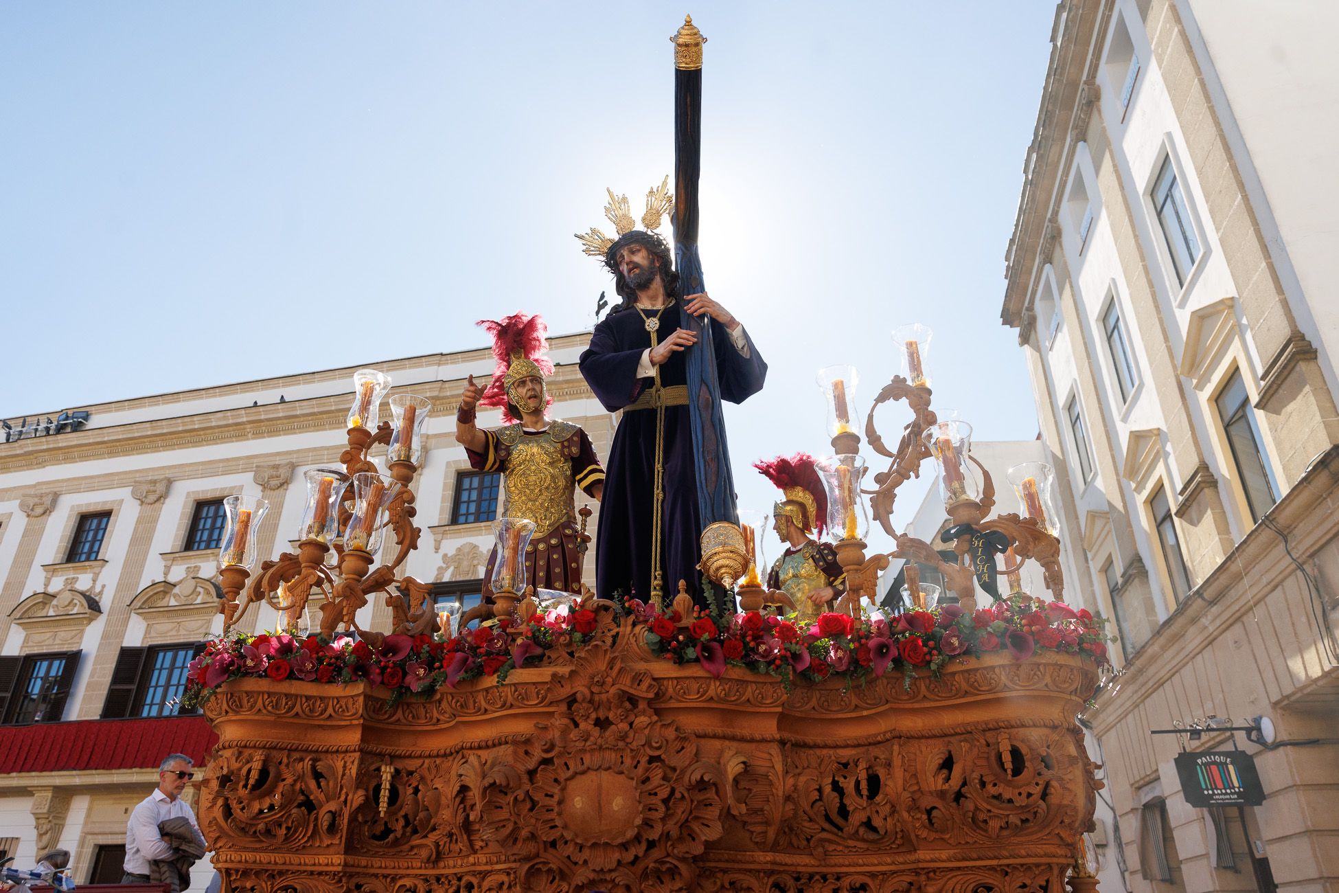 La Hermandad de la Salud de San Rafael, este Martes Santo en Jerez.