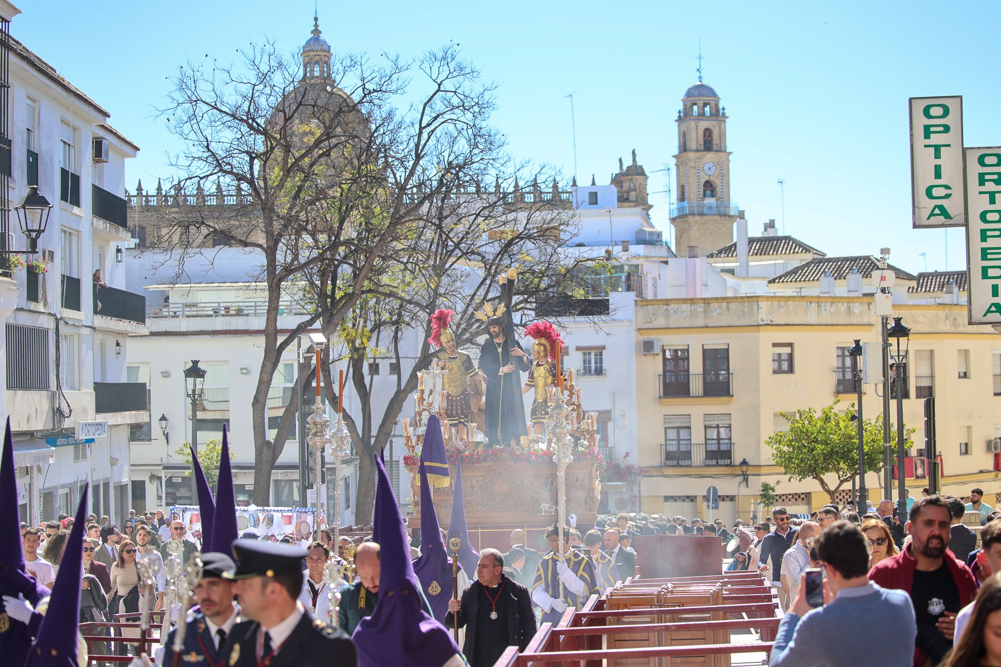 La Hermandad de la Salud de San Rafael, este Martes Santo en Jerez.