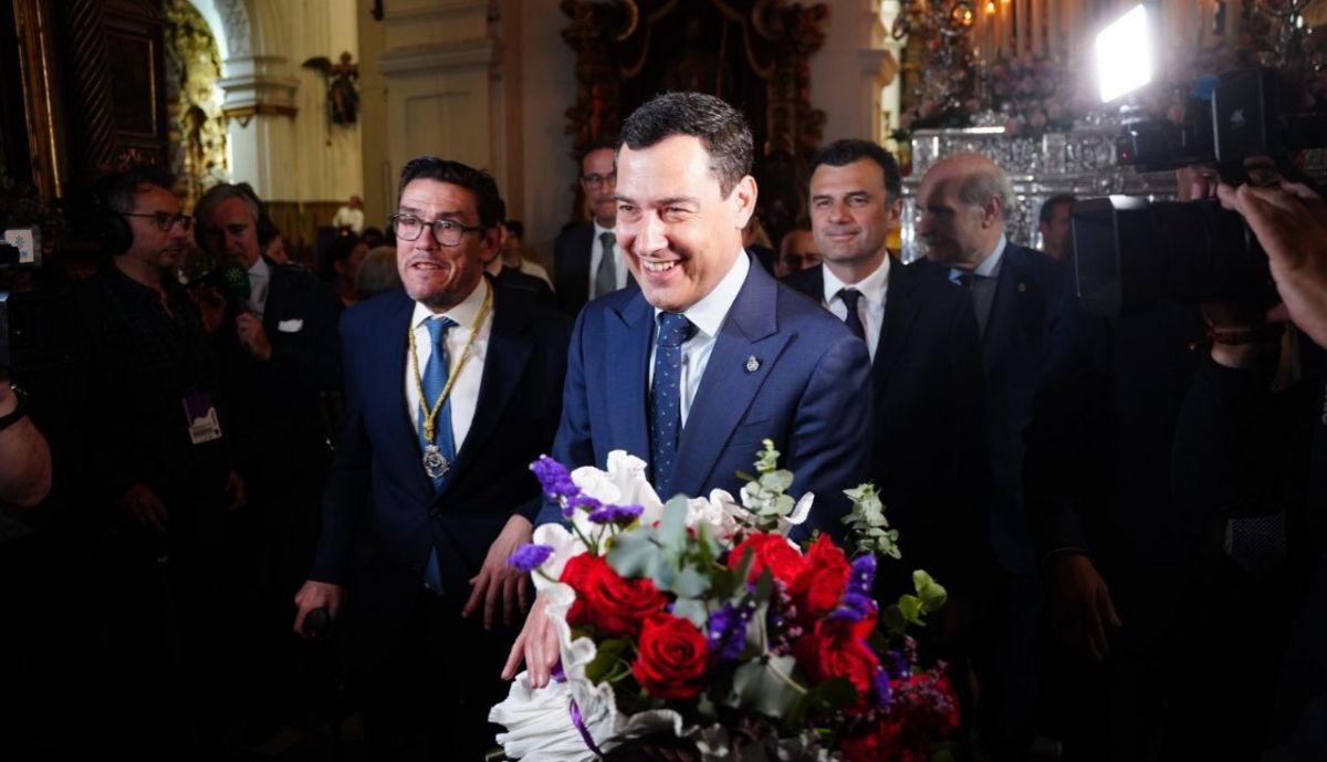 Juanma Moreno Cadiz hermandad Jesus Caido Martes Santo 2026