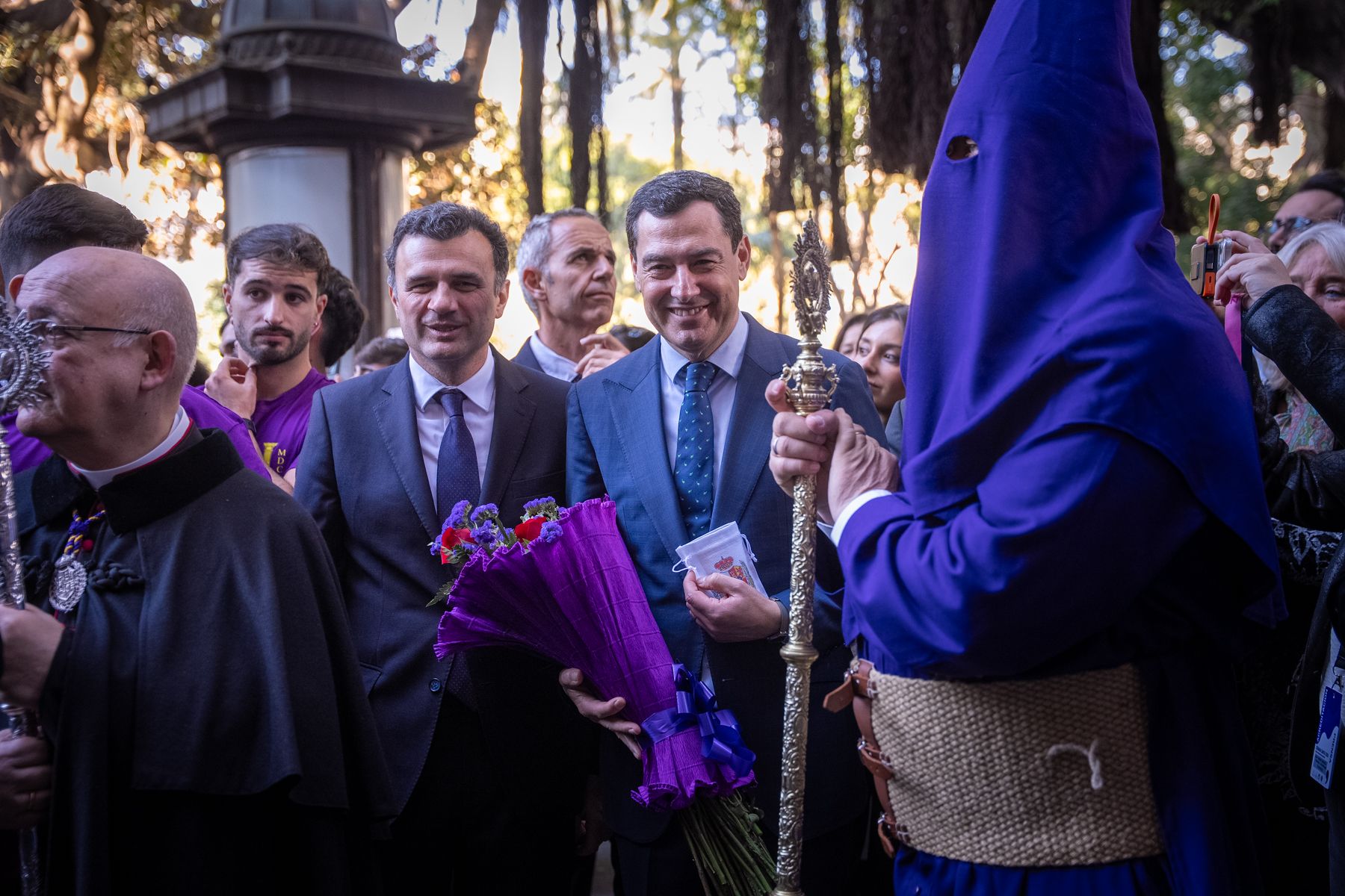 Imágenes de un Martes Santo radiante en Cádiz
