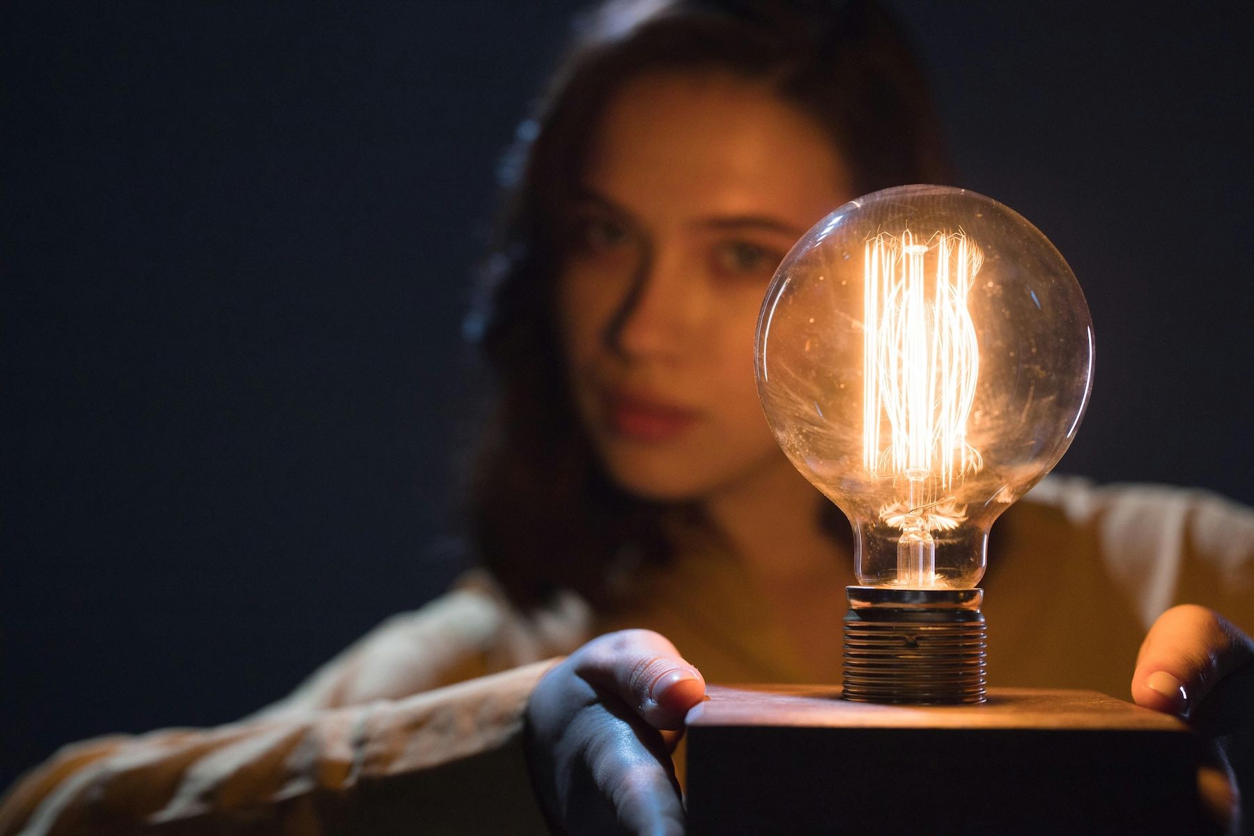 El precio de la luz baja este miércoles, 1 de abril.