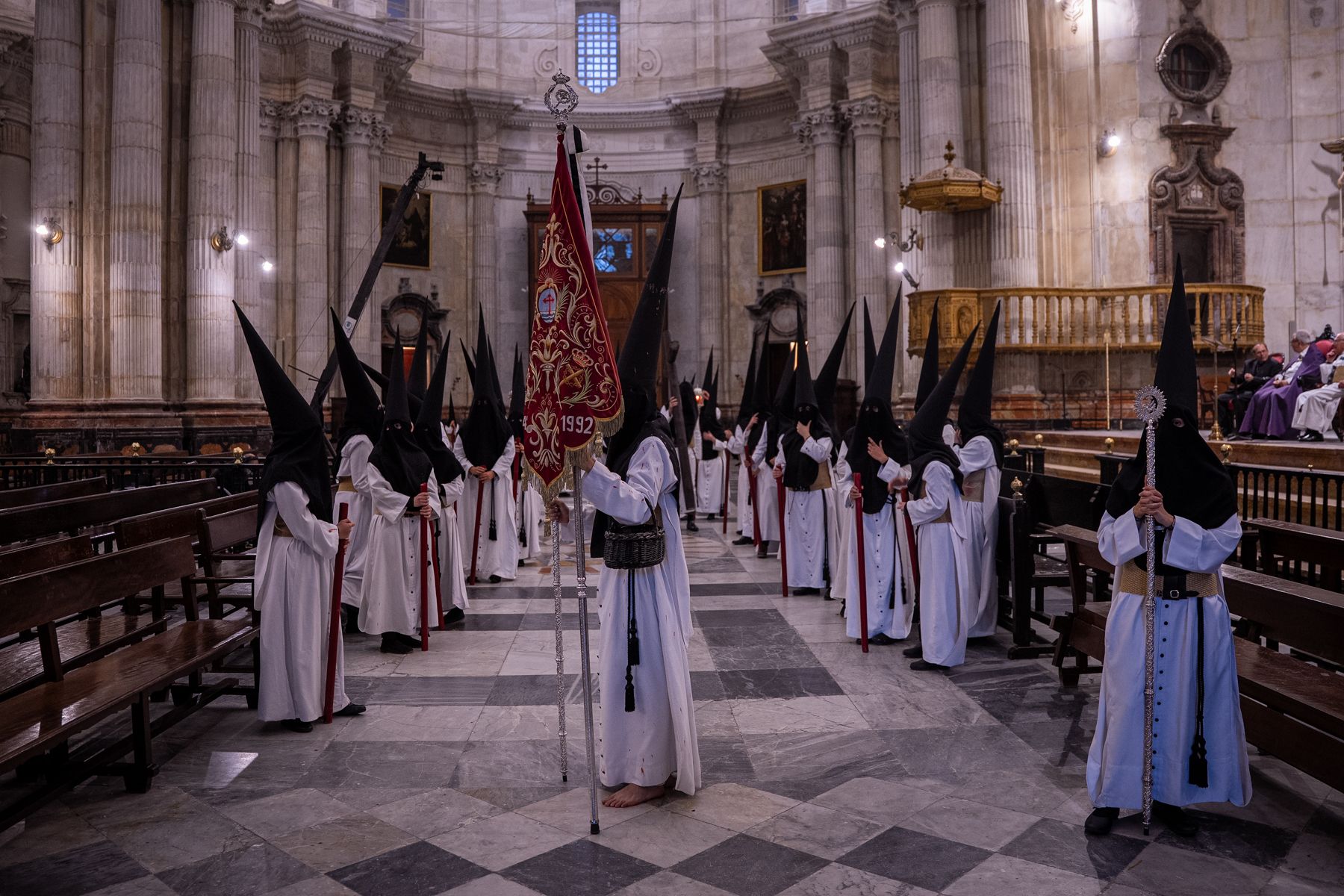 Imágenes de un Martes Santo radiante en Cádiz