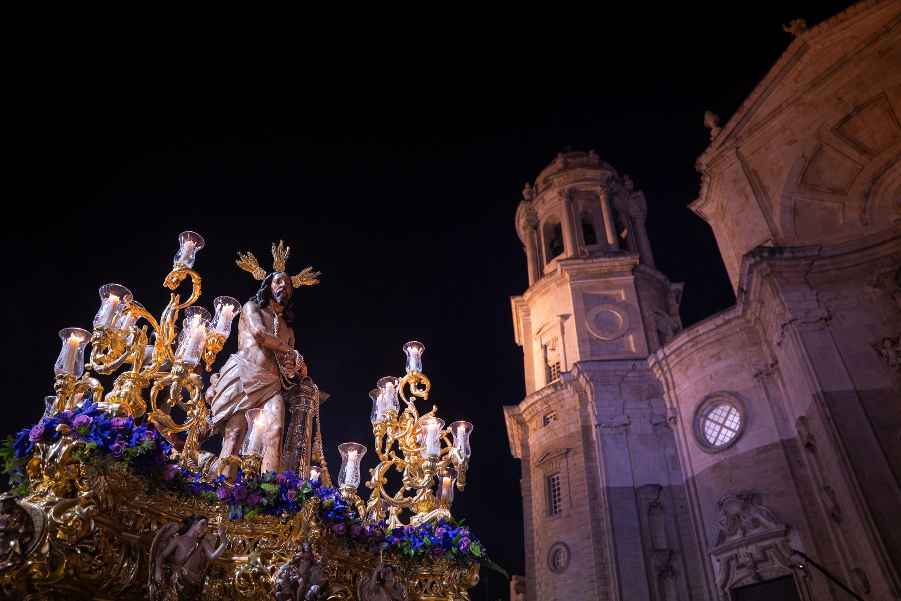 Imágenes de un Martes Santo radiante en Cádiz
