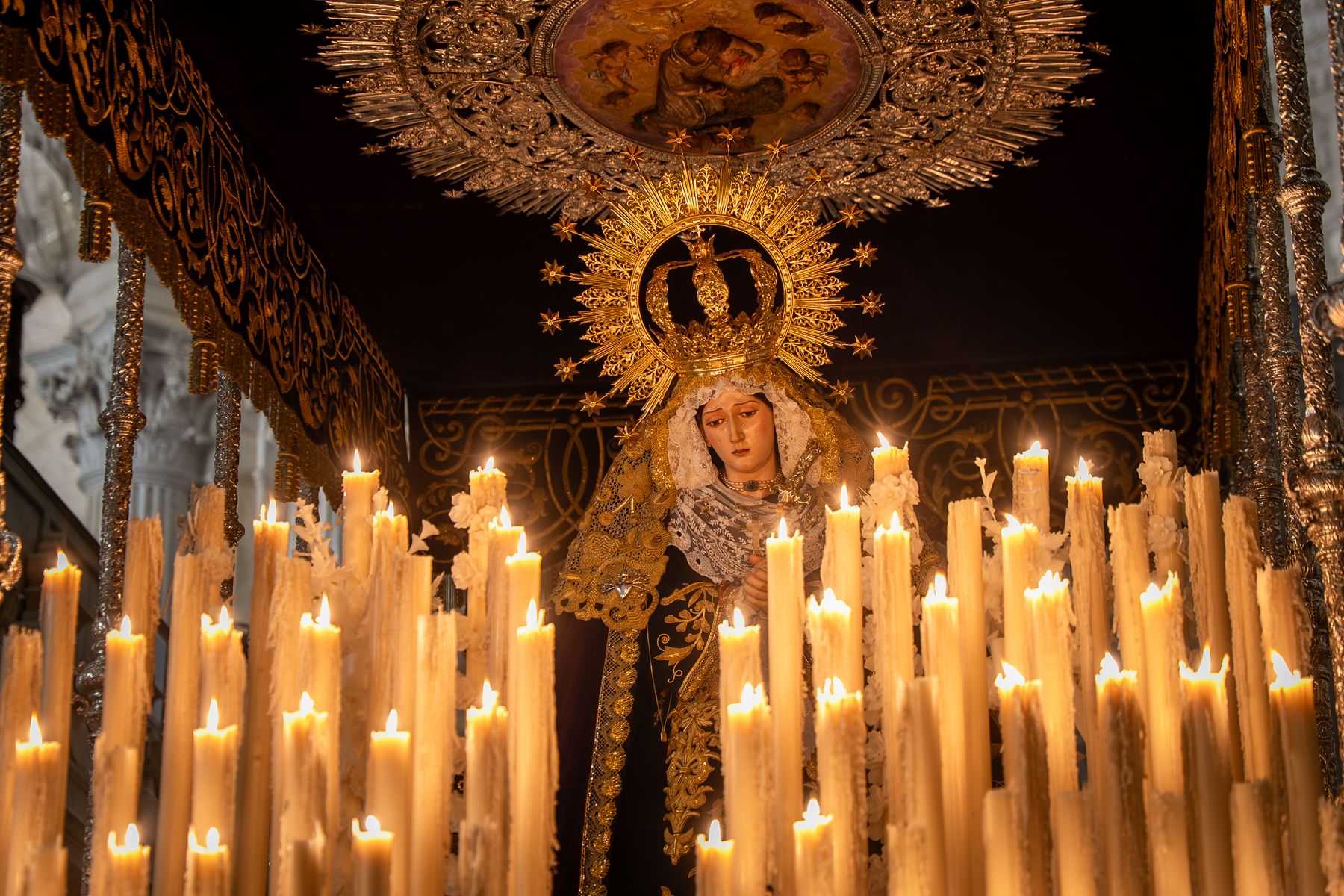 Imágenes de un Martes Santo radiante en Cádiz