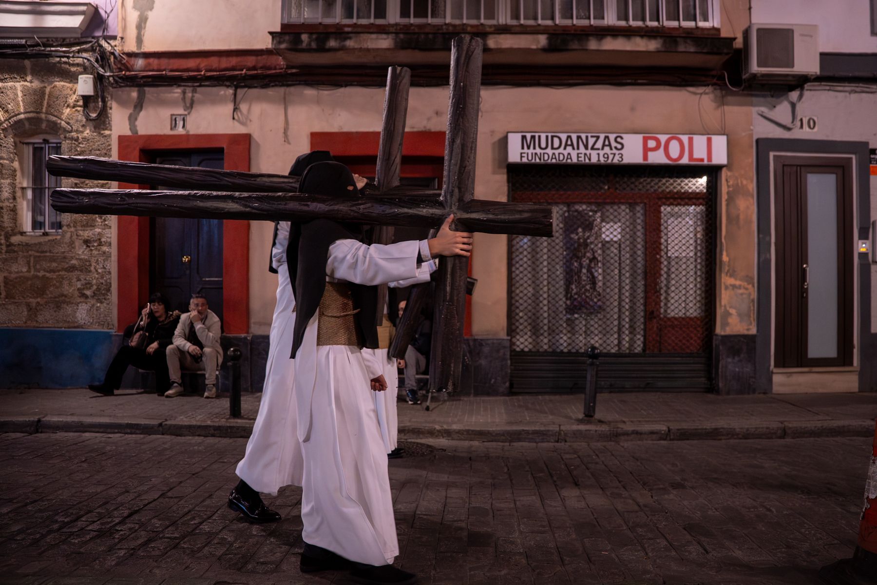 Imágenes de un Martes Santo radiante en Cádiz