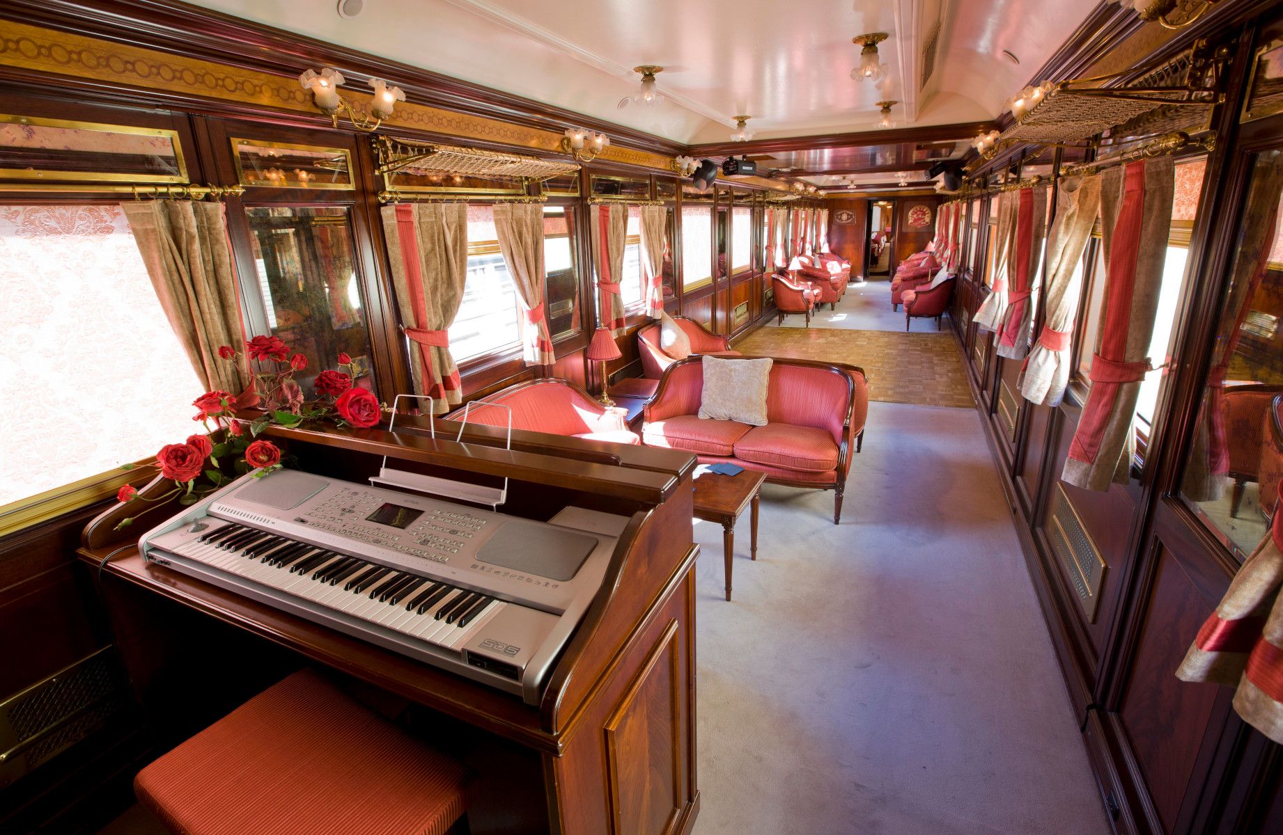 Así es el interior del tren Al Ándalus.