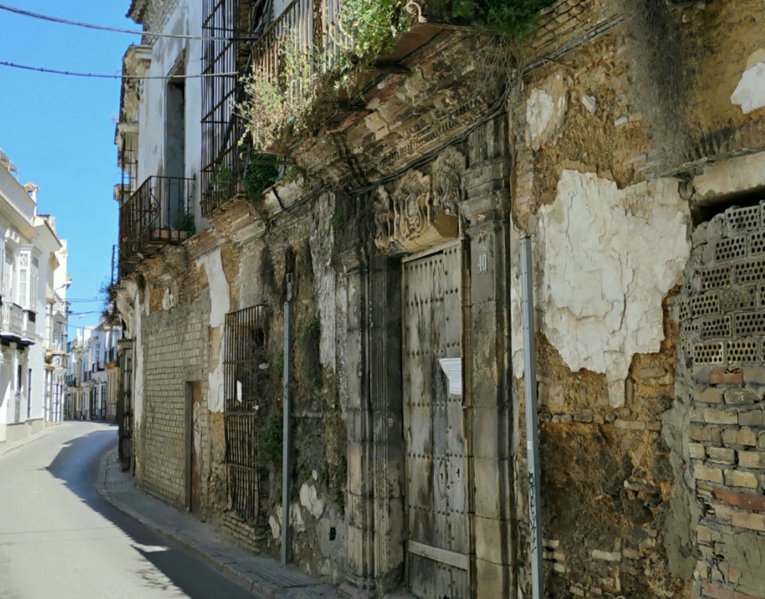 Exterior de la Casa Colom en Sanlúcar.