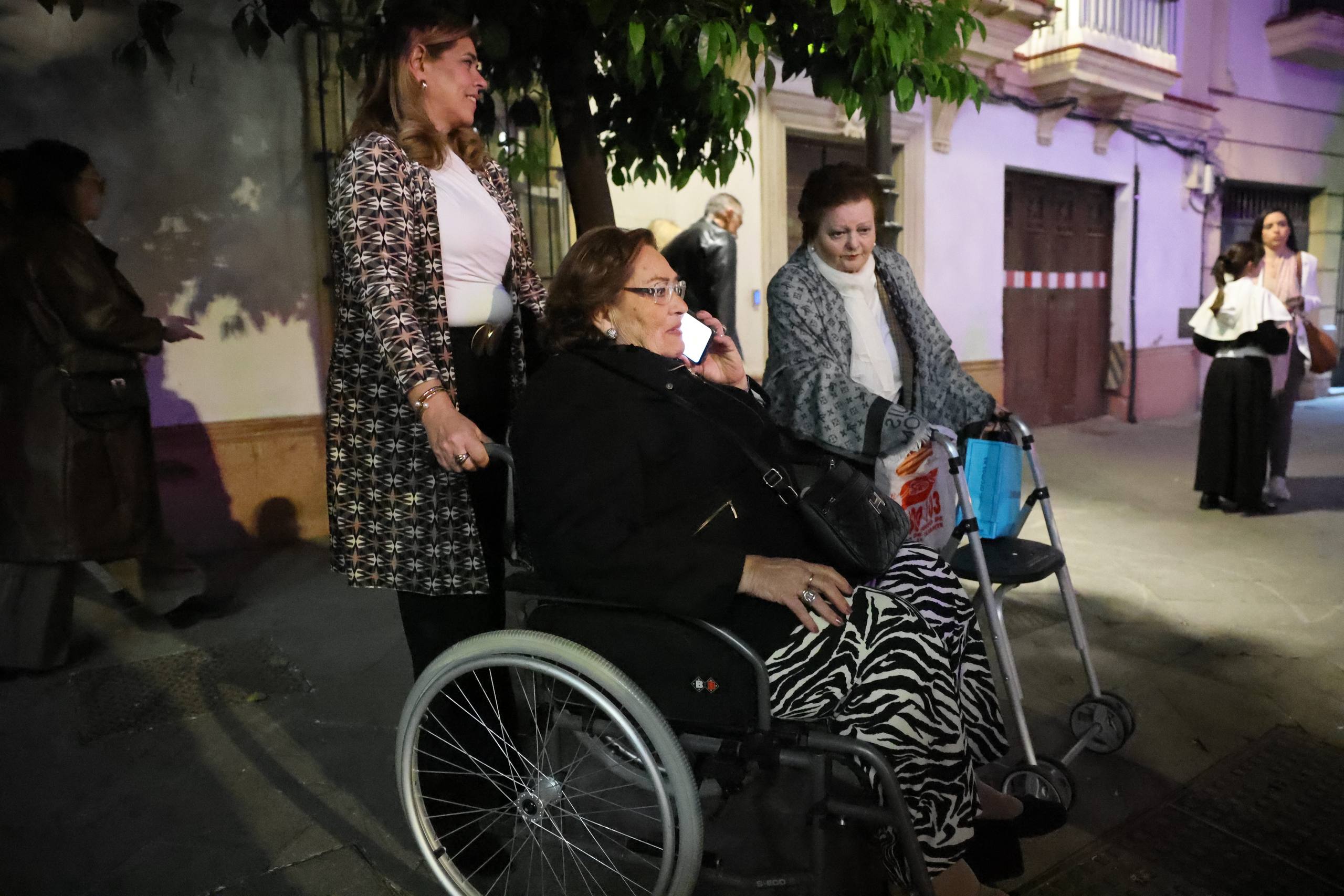 Esperando para bajar al parking del Arenal.