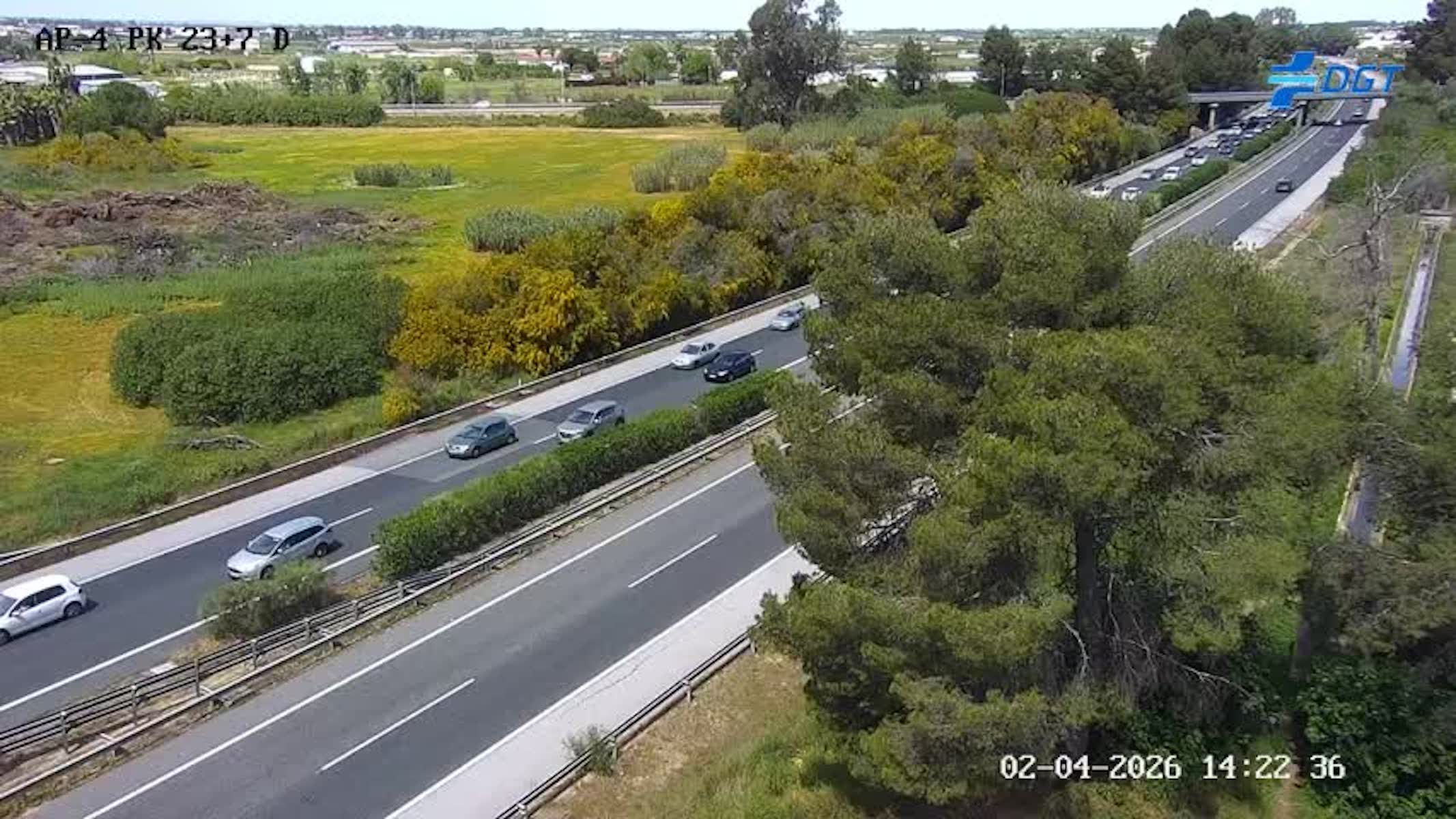 Retenciones en dirección a Cádiz y Huelva este Jueves Santo.