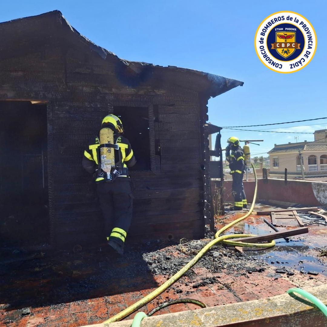 La caseta ha quedado calcinada.