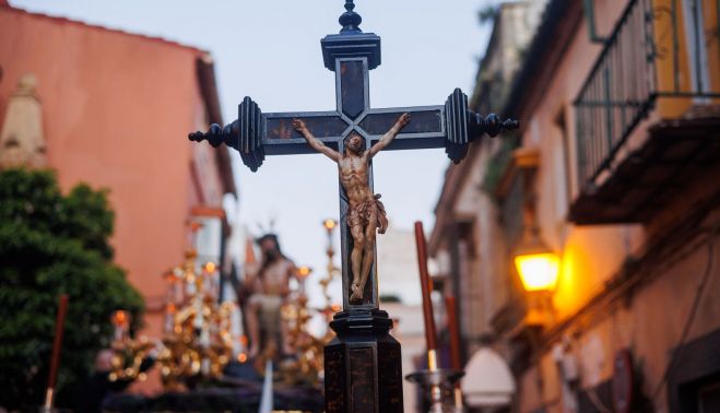 La Hermandad de Humildad y Paciencia por el barrio San Pedro, este Jueves Santo de 2026.