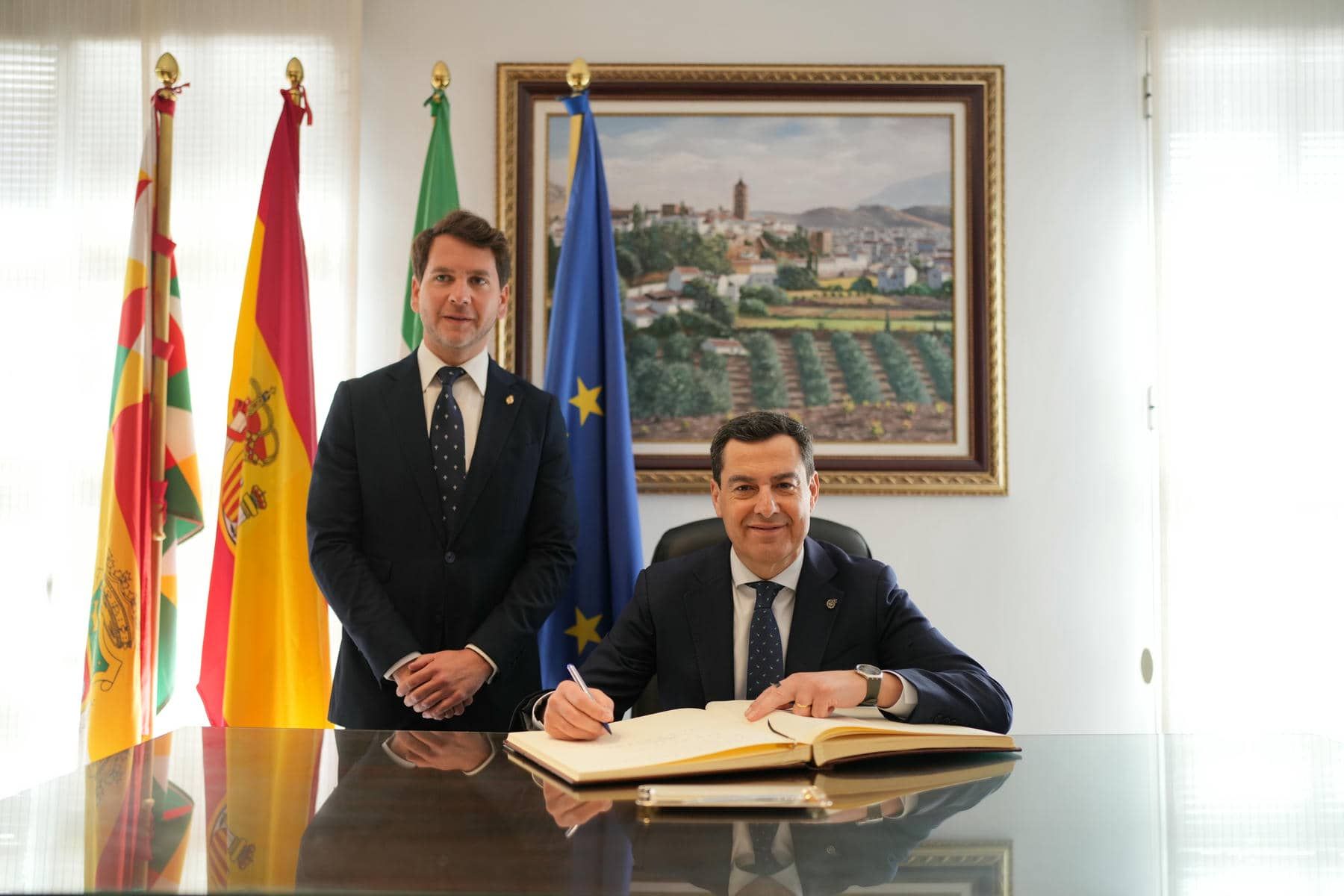 La visita de Juanma Moreno a Cabra, este Jueves Santo.