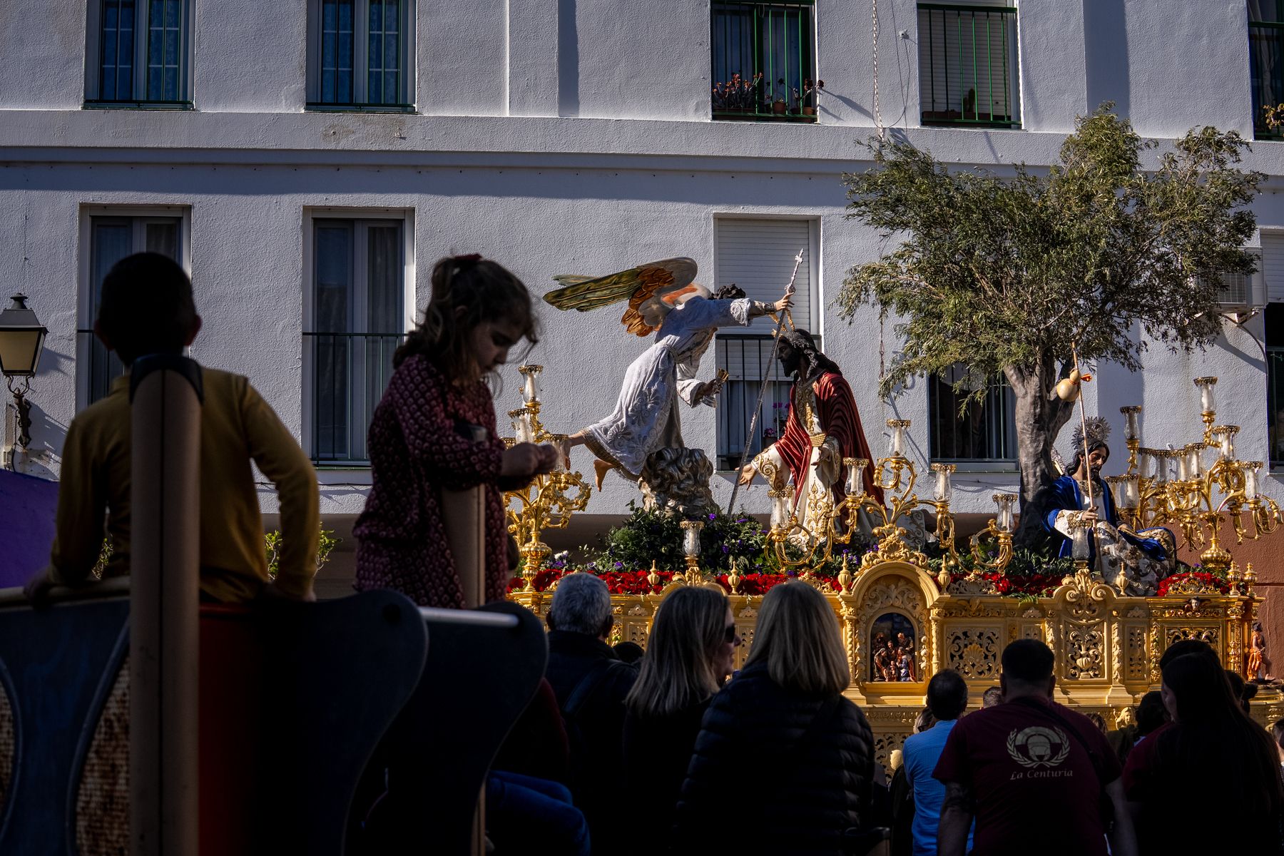 Jueves Santo de luz en Cádiz y Madrugada de silencio y recogimiento