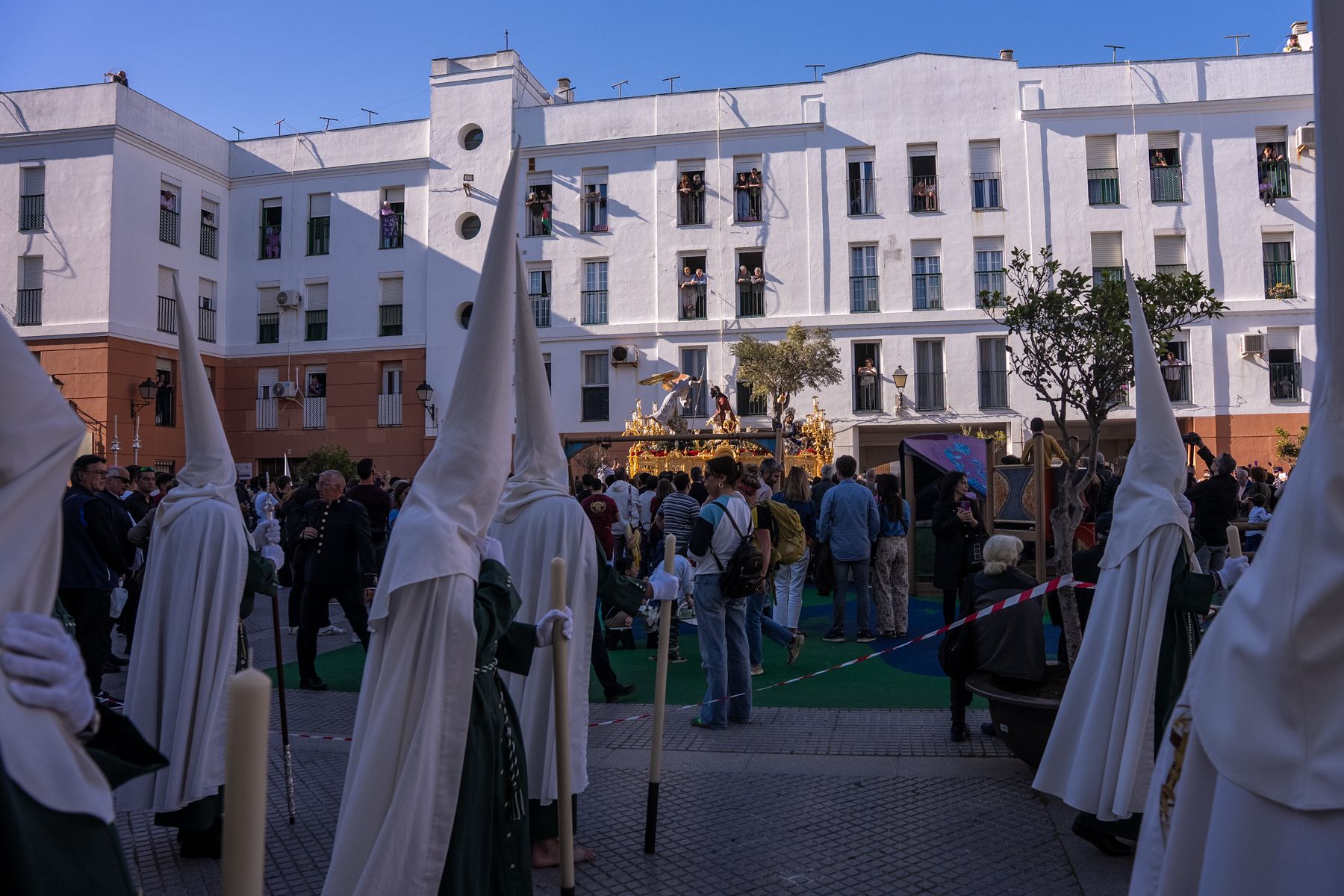 Jueves Santo de luz en Cádiz y Madrugada de silencio y recogimiento
