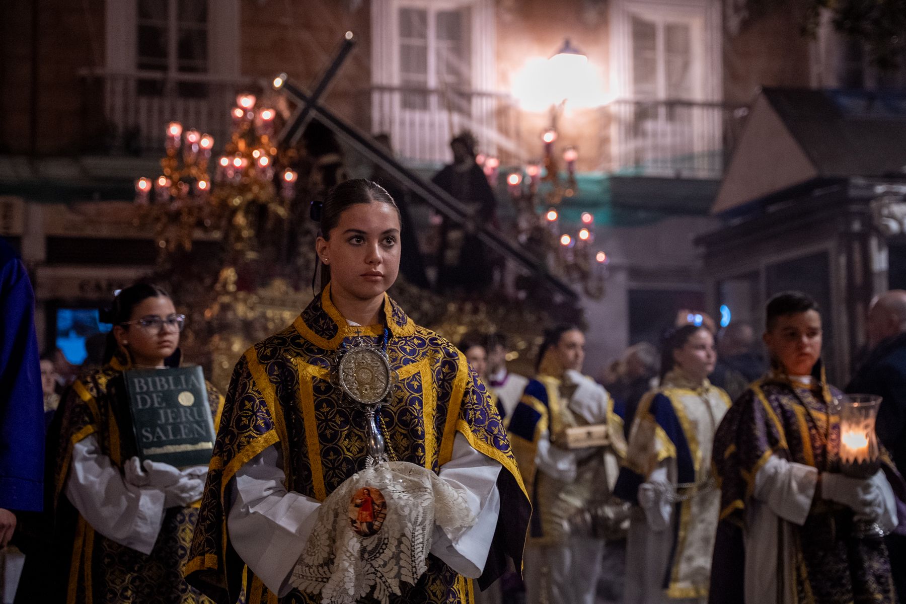 Jueves Santo de luz en Cádiz y Madrugada de silencio y recogimiento