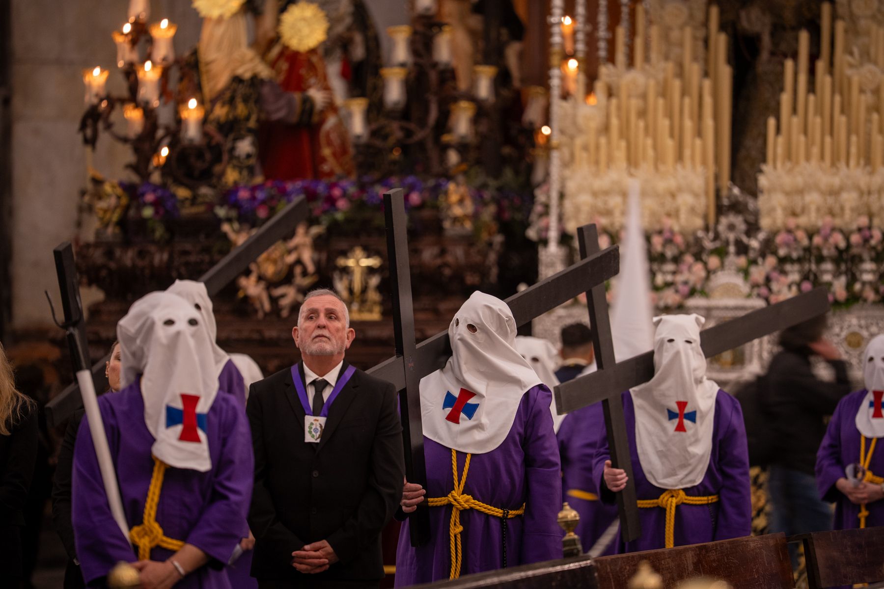 Jueves Santo de luz en Cádiz y Madrugada de silencio y recogimiento