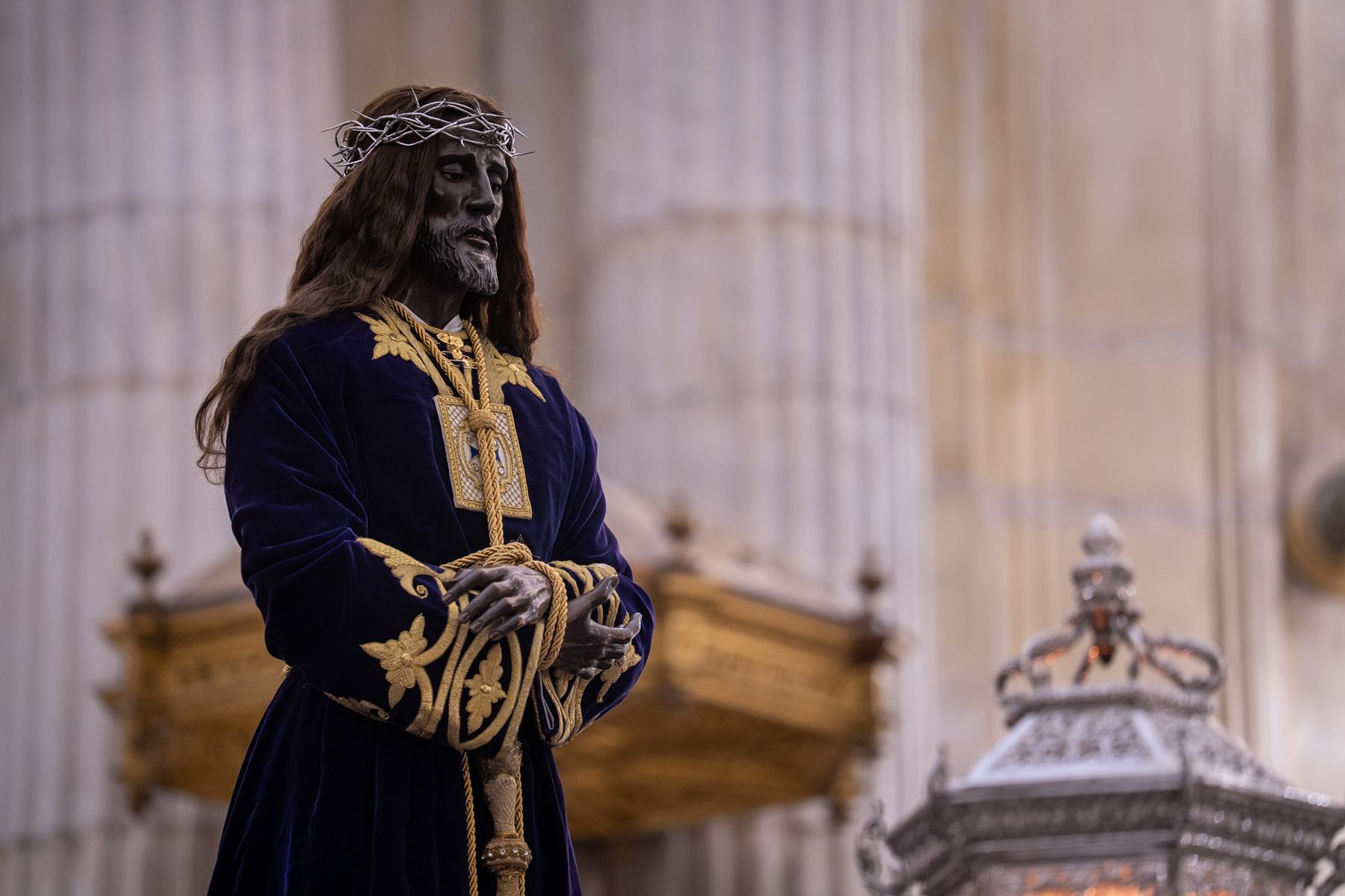 Jueves Santo de luz en Cádiz y Madrugada de silencio y recogimiento