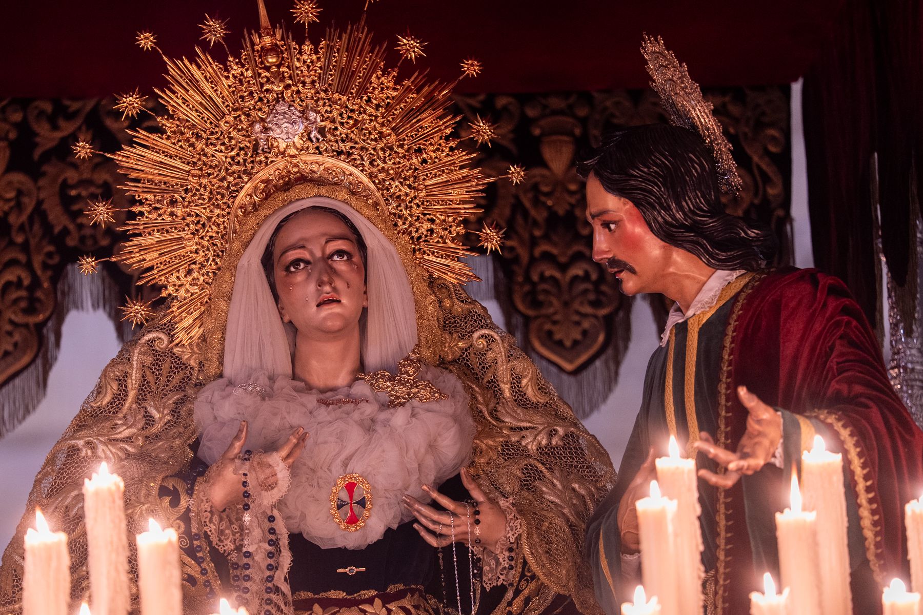 Jueves Santo de luz en Cádiz y Madrugada de silencio y recogimiento