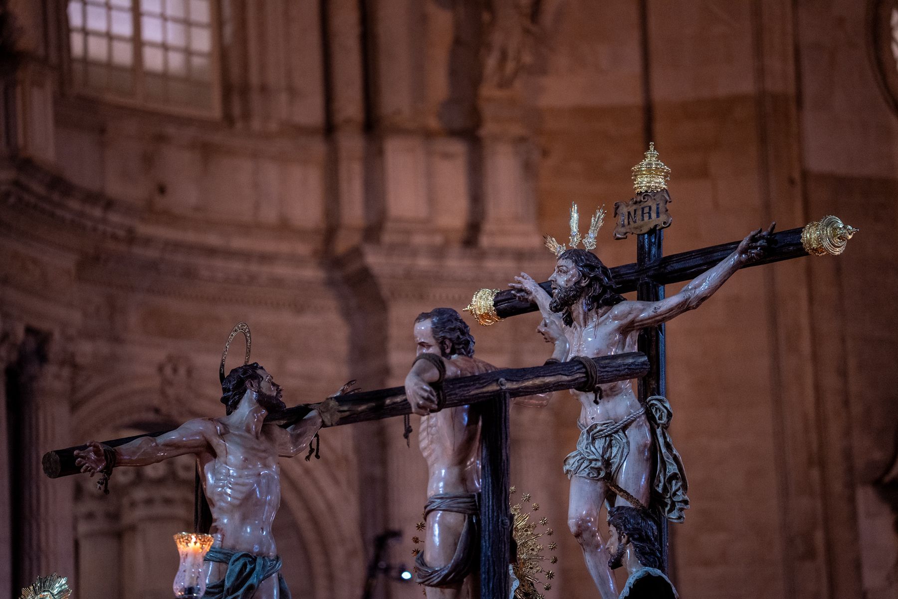 Jueves Santo de luz en Cádiz y Madrugada de silencio y recogimiento