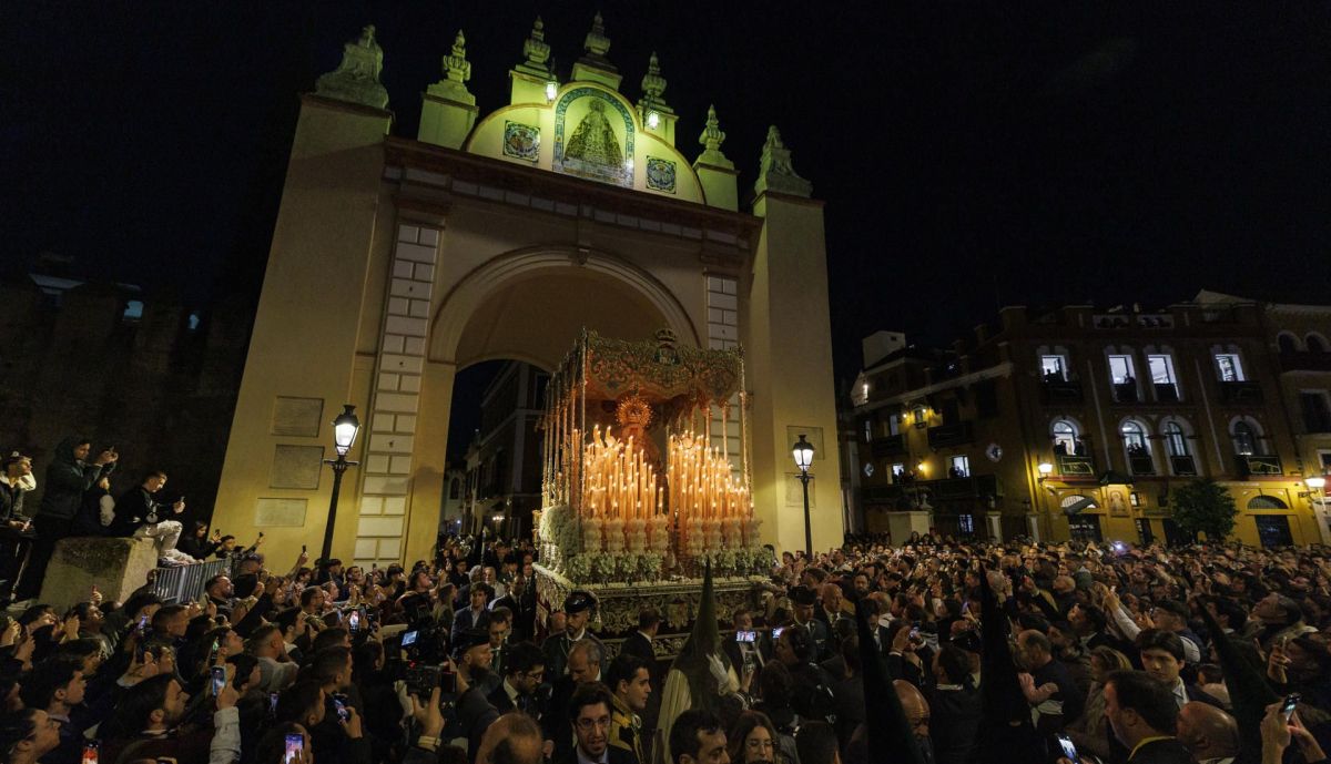 macarena madruga sevilla semana santa