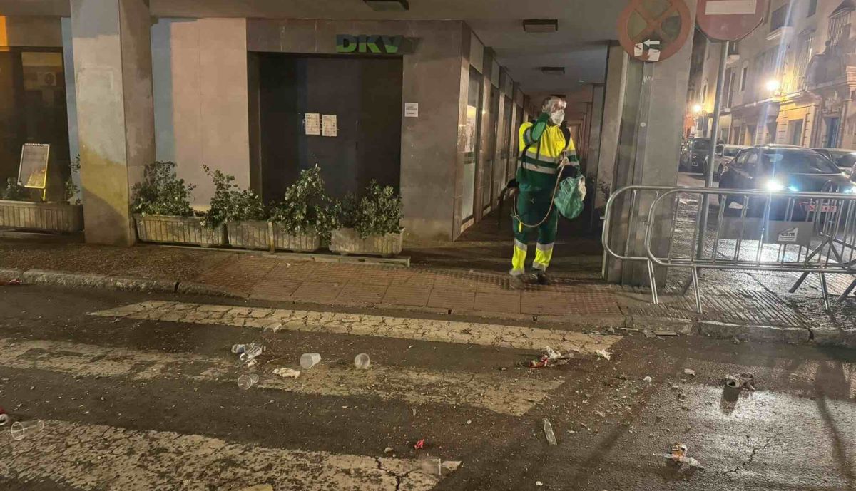 limpieza jerez viernes santo madrugada 1