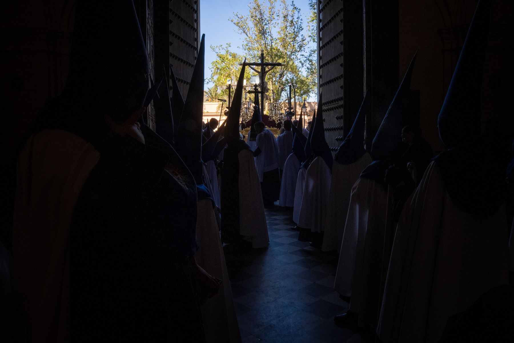 Viernes Santo en Cádiz  solemnidad entre Expiración, Descendimiento y Buena Muerte