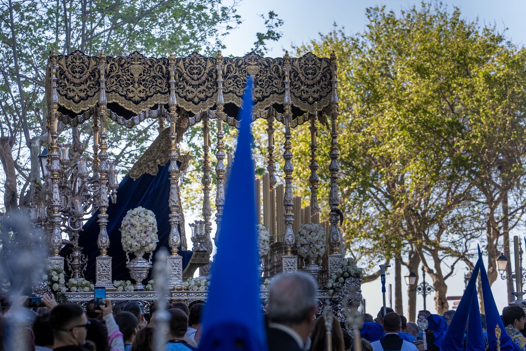 Viernes Santo en Cádiz  solemnidad entre Expiración, Descendimiento y Buena Muerte