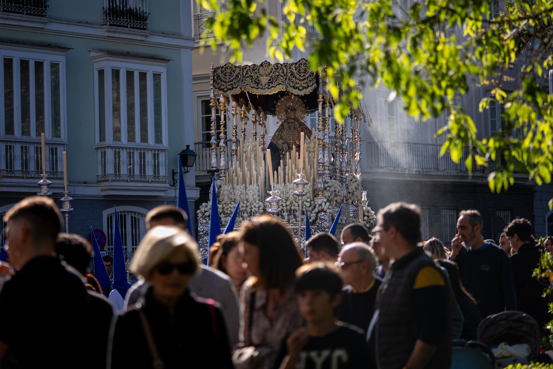 Viernes Santo en Cádiz  solemnidad entre Expiración, Descendimiento y Buena Muerte