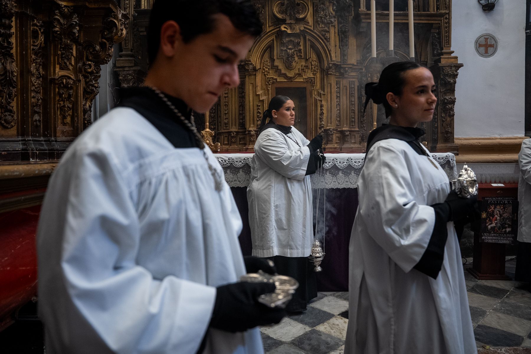 Viernes Santo en Cádiz  solemnidad entre Expiración, Descendimiento y Buena Muerte