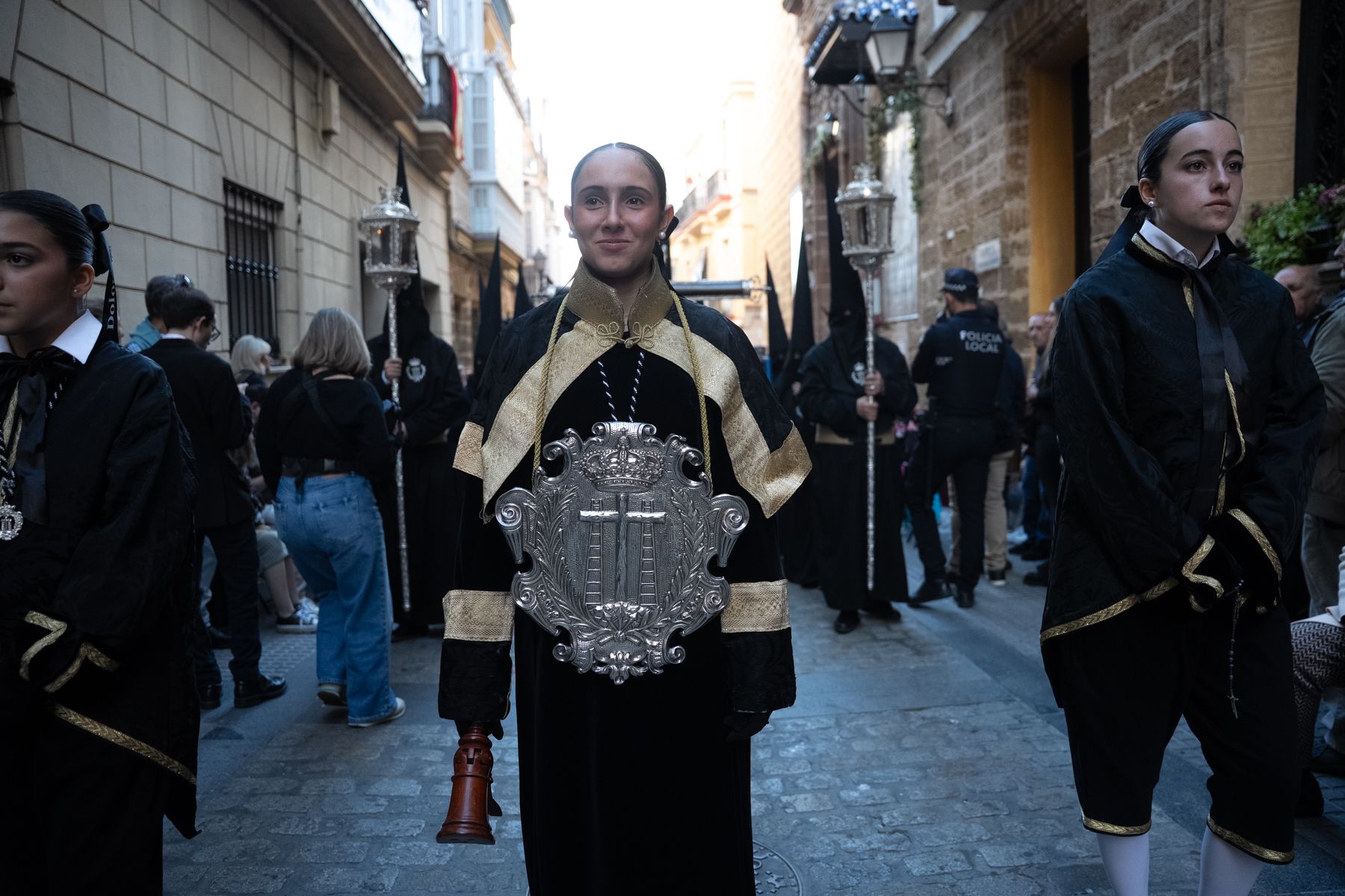 Viernes Santo en Cádiz  solemnidad entre Expiración, Descendimiento y Buena Muerte