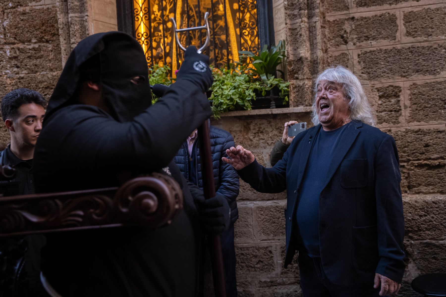 Viernes Santo en Cádiz  solemnidad entre Expiración, Descendimiento y Buena Muerte