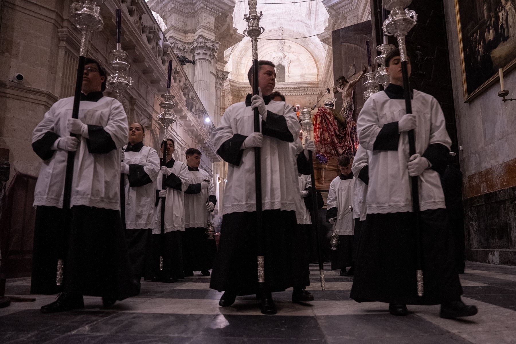 Viernes Santo en Cádiz  solemnidad entre Expiración, Descendimiento y Buena Muerte