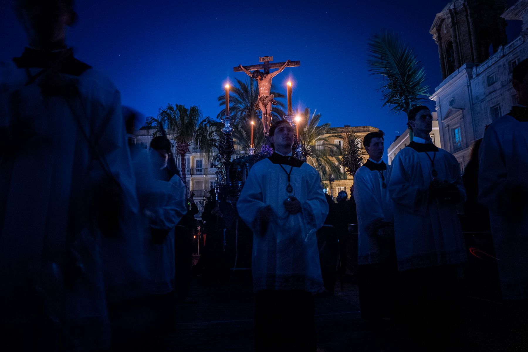 Viernes Santo en Cádiz  solemnidad entre Expiración, Descendimiento y Buena Muerte