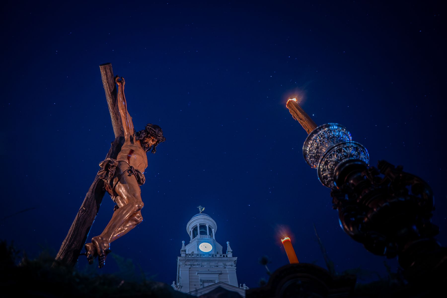 Viernes Santo en Cádiz  solemnidad entre Expiración, Descendimiento y Buena Muerte