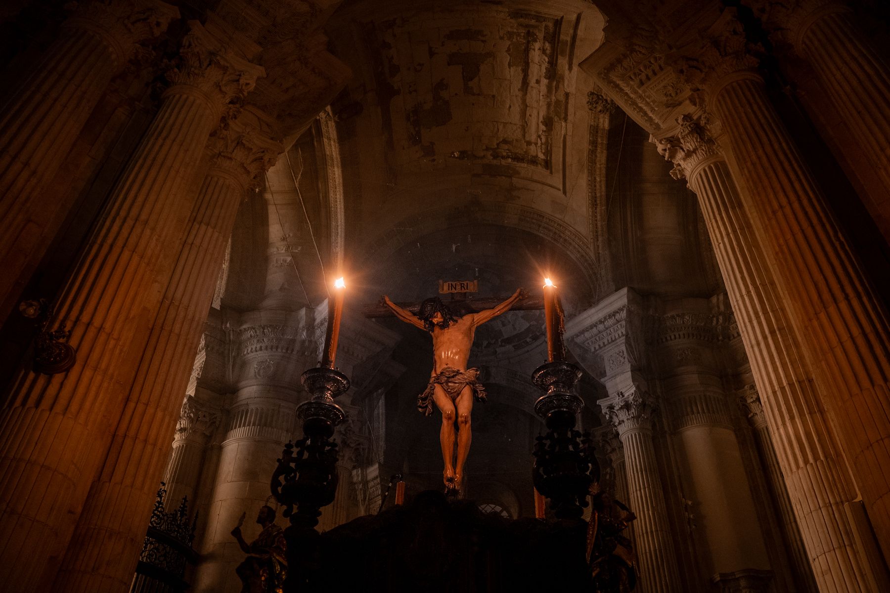 Viernes Santo en Cádiz  solemnidad entre Expiración, Descendimiento y Buena Muerte