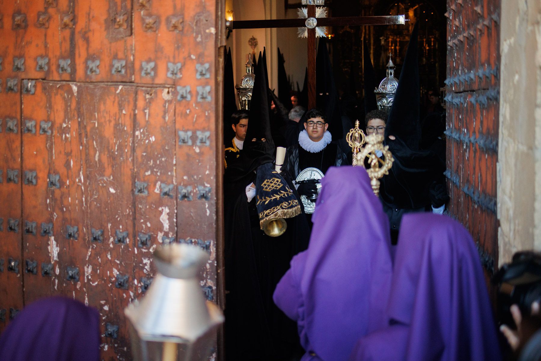 El Santo Entierro saliendo de la capilla del Calvario este Sábado Santo El Santo Entierro saliendo de la capilla del Calvario este Sábado Santo
