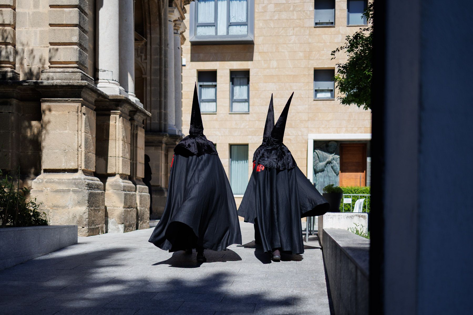 El Santo Entierro saliendo de la capilla del Calvario este Sábado Santo El Santo Entierro saliendo de la capilla del Calvario este Sábado Santo