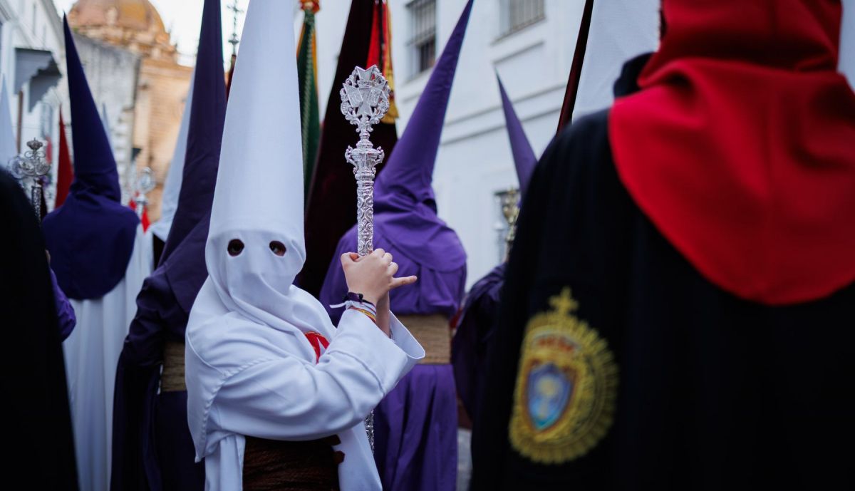El Santo Entierro saliendo de la capilla del Calvario este Sábado Santo