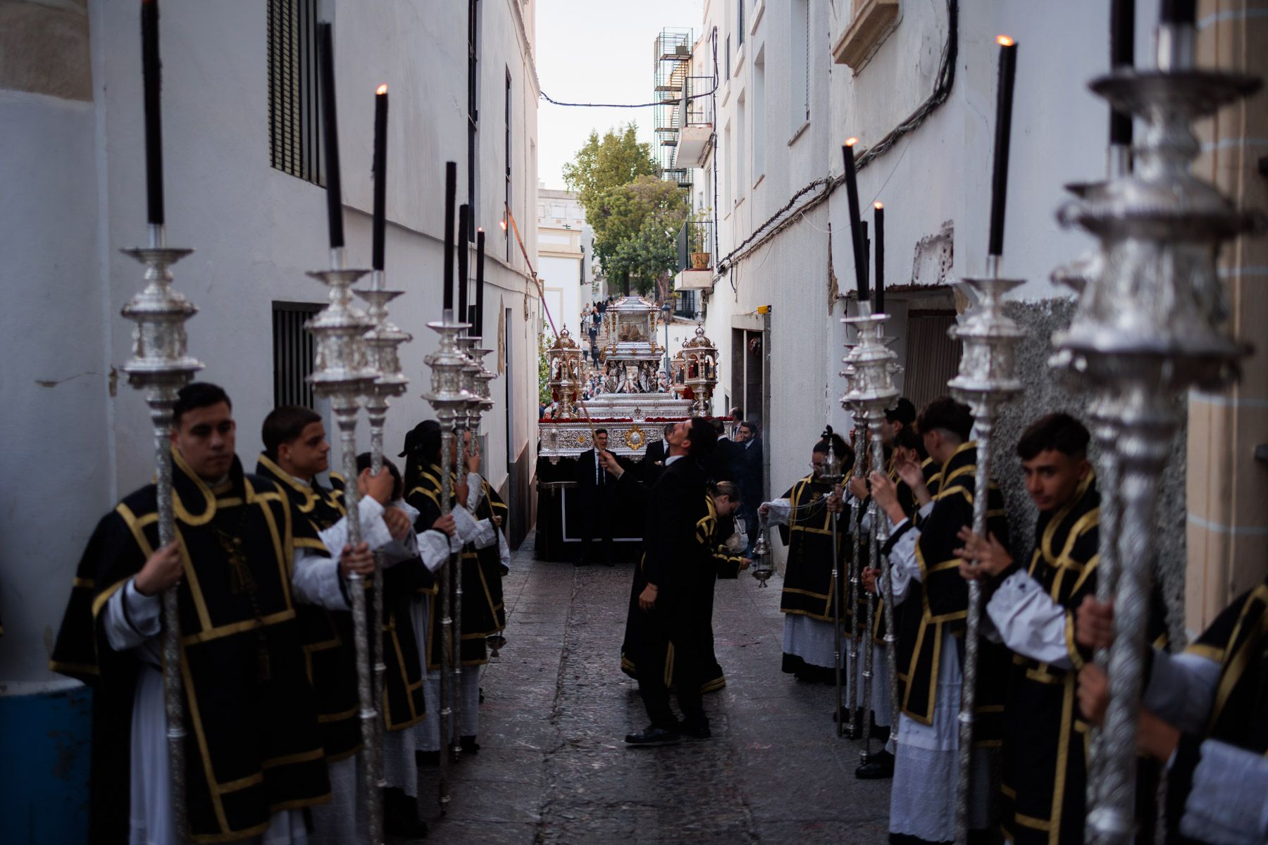 El Santo Entierro saliendo de la capilla del Calvario este Sábado Santo El Santo Entierro saliendo de la capilla del Calvario este Sábado Santo