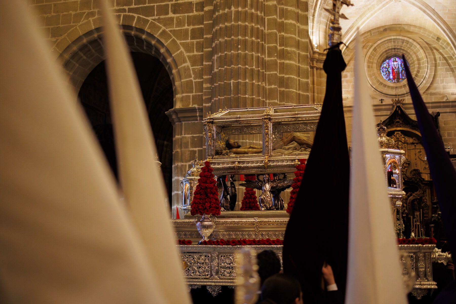 El Santo Entierro saliendo de la capilla del Calvario este Sábado Santo El Santo Entierro saliendo de la capilla del Calvario este Sábado Santo