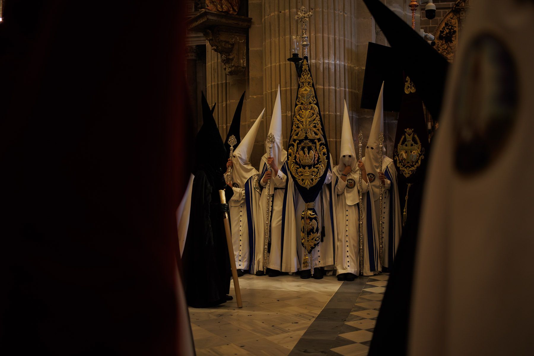 El Santo Entierro saliendo de la capilla del Calvario este Sábado Santo El Santo Entierro saliendo de la capilla del Calvario este Sábado Santo