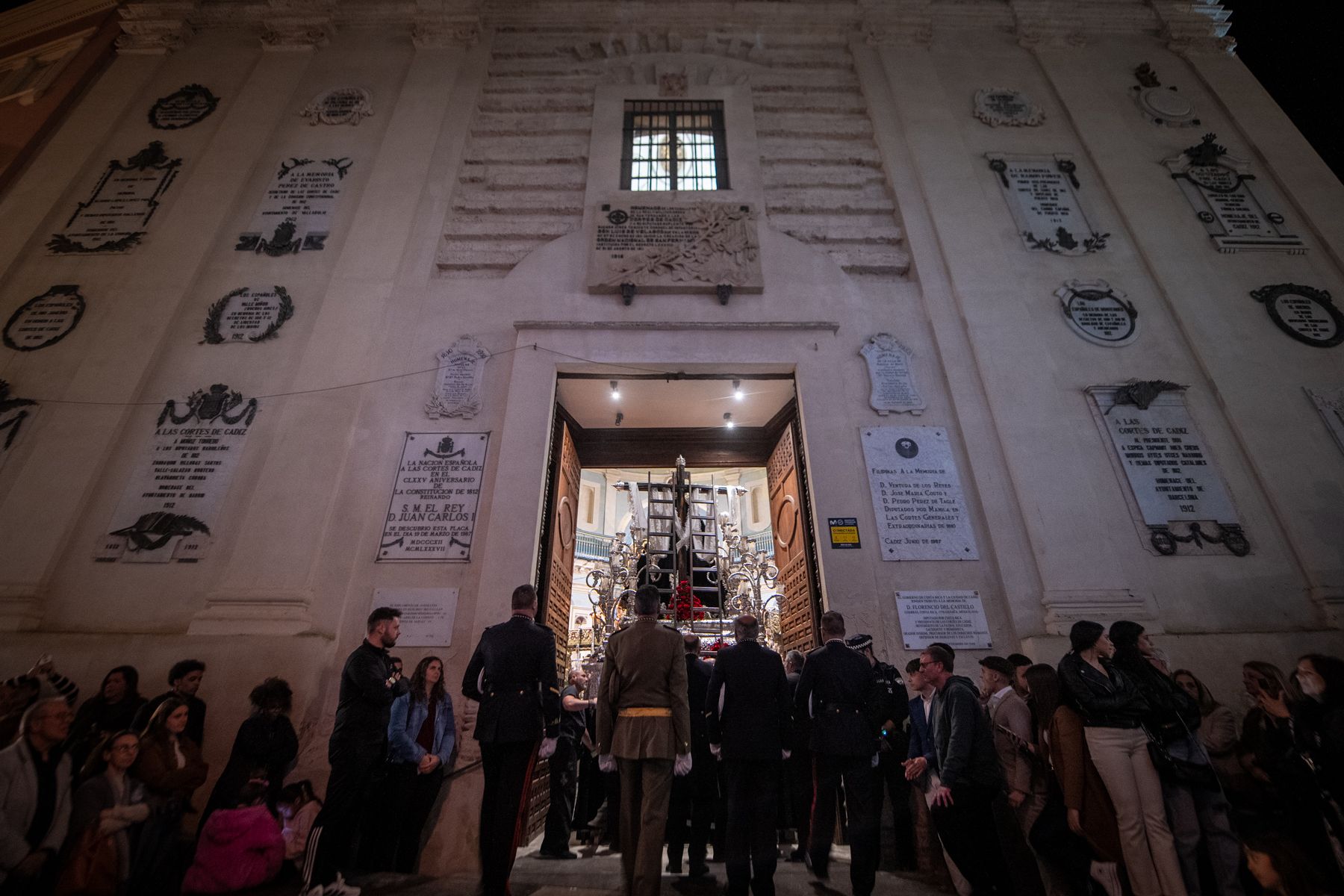 Sábado Santo en Cádiz: el Santo Entierro, desde el Oratorio de San Felipe Neri 33