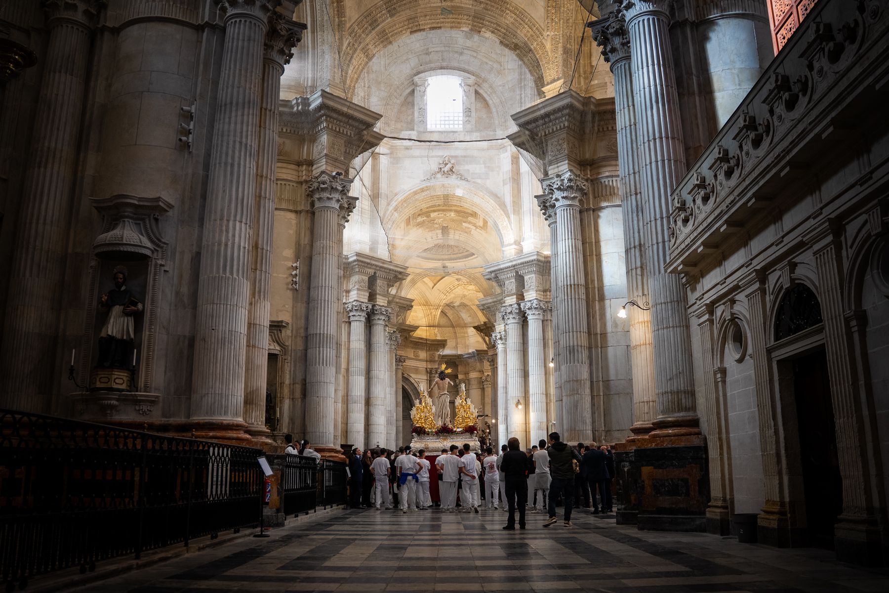 Domingo de Resurrección en Cádiz: luz, calor y el triunfo de la vida